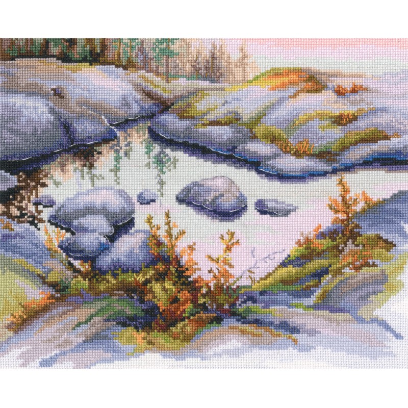 Kiviperhe-ristipistotyö M968