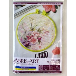 Herkkä kevät -ristipistotyö AHM-042