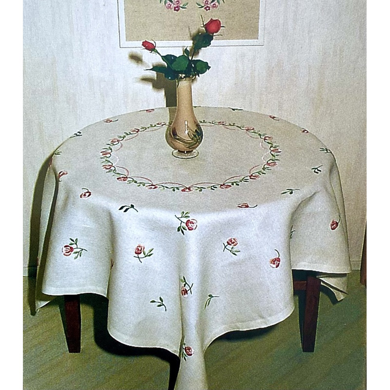 Juhlaruusut-kirjottava liina 130x130 cm L-051 Juhlaruusut-kirjottava liina 130x130 cm L-051
