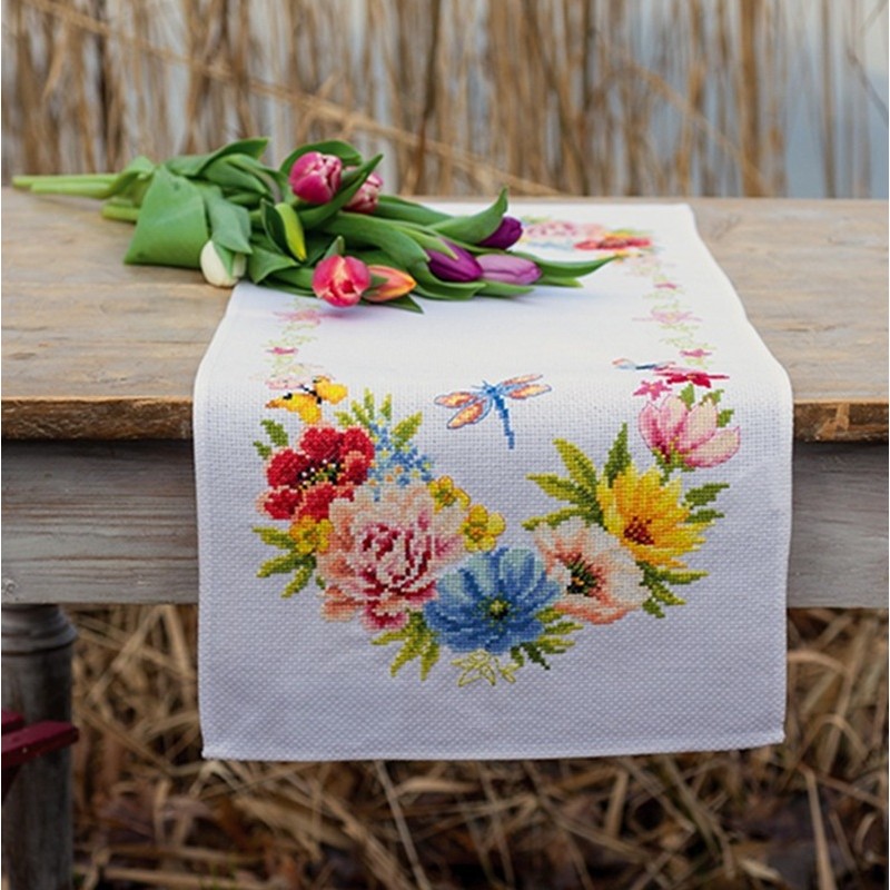 Värikkäät kukat -ristipistokaitaliina PN-0183727