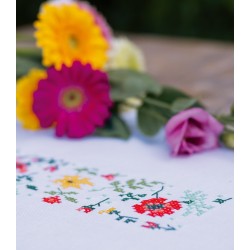 Kesäkukkia-ristipistokaitaliina PN-0170777