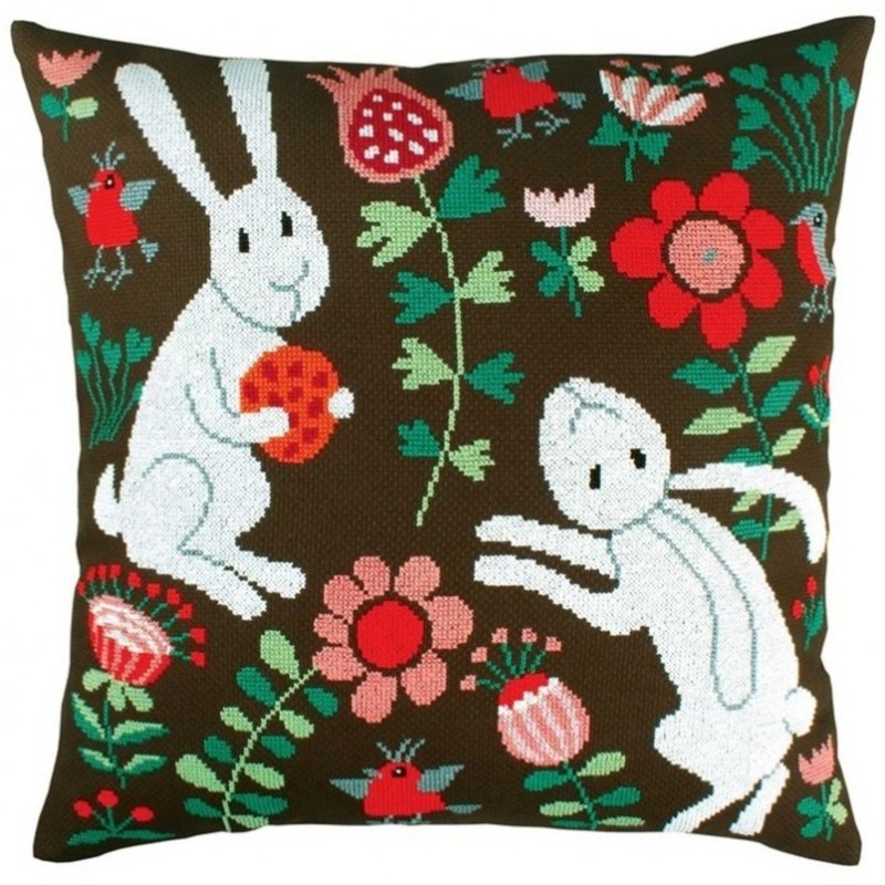 Leikkisät puput -ristipistotyyny CU006