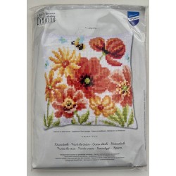 Unikot ja niittykukat -ristipistotyyny PN-0229215