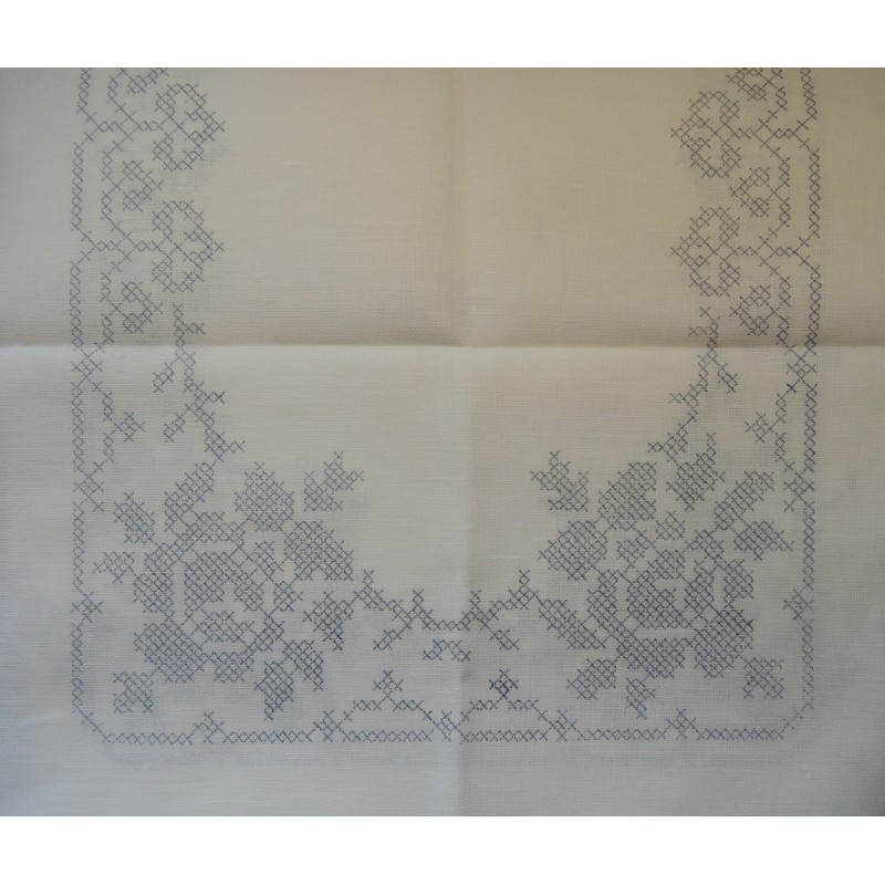 Ruusukulma ristipistokaitaliina 40x88 cm ilman lankoja K-026
