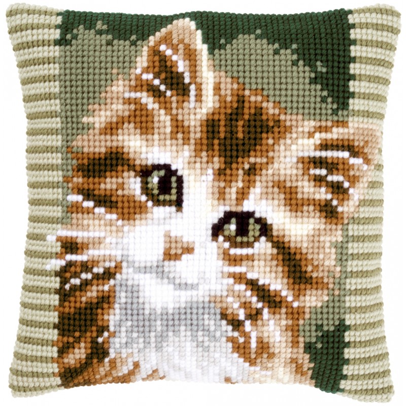 Vihreä silmäinen kissa -ristipistotyyny PN-0149856