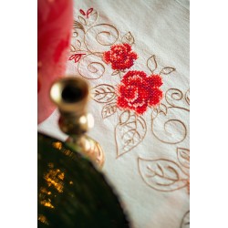 Ruusut -ristipistokaitaliina