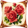 Kolme punaista ruusua -ristipistotyyny PN-0008576