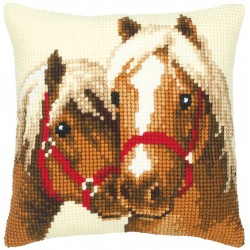 Hevosystävyyttä-ristipistotyyny PN-0008505